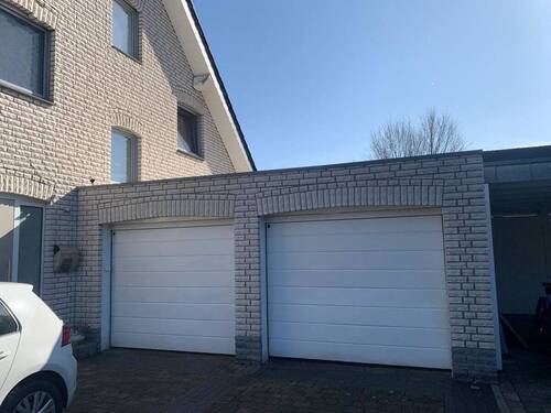 Doppelgarage außen - 5 Zimmer Einfamilienhaus in Ahlen