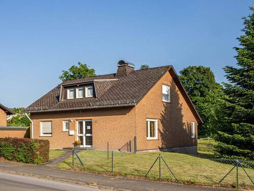 Außenansicht - 3 Zimmer Einfamilienhaus zum Kaufen in Warstein / Suttrop