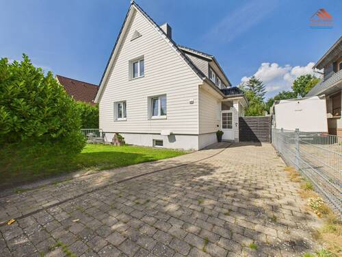Hausansicht 1 - Modernisiertes Ein-Zweifamilienhaus in bevorzugter Wohnlage von Cuxhaven
