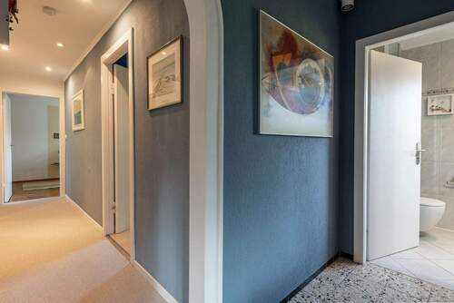 Flur EG - 7 Zimmer Einfamilienhaus in Schwentinental