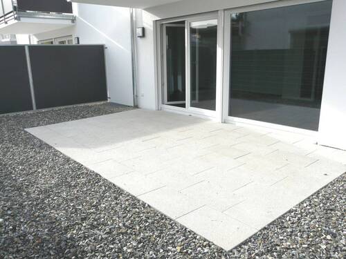 Terrasse mit Steingarten - 