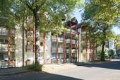 Hausansicht - Mietfreie Balkonwohnung in Laubegast!