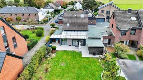 Drohne Rückseite - 5 Zimmer Einfamilienhaus in Mönchengladbach