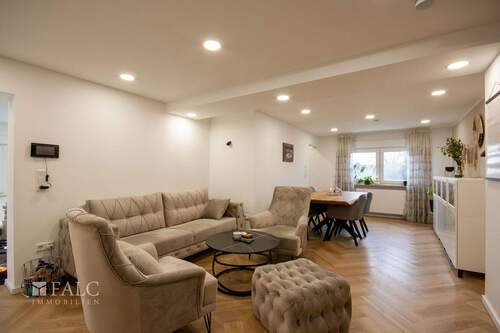 Wohnzimmer - 4 Zimmer Doppelhaushälfte zum Kaufen in Kerpen