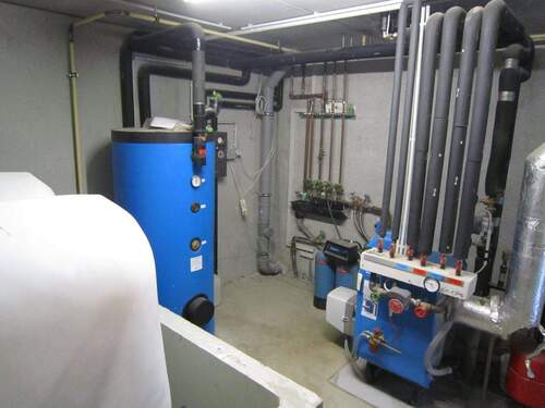 Zentral-Heizung, Boiler & Öllager - 