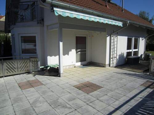 Dachterrasse auf Garagen - 6 Zimmer Einfamilienhaus zur Miete in Kandern