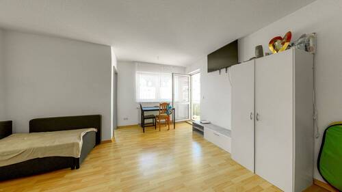 Wohnzimmer - 2 Zimmer Etagenwohnung zum Kaufen in Fürth