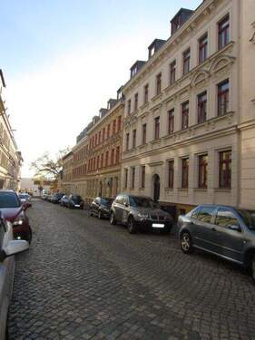 Straßenansicht - 2 Zimmer Etagenwohnung zum Kaufen in Leipzig