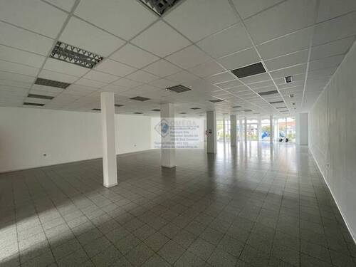 Laden innen - Ladenlokal in zentraler Lage-alternativ zum Umbau in 3 Wohnungen