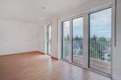 Zugang zum Balkon - 3 Zimmer Etagenwohnung in Berlin