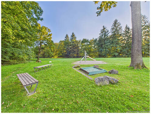 Spielplatz der Wohnanlage - 5 Zimmer Etagenwohnung in München