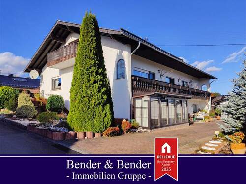 Hausansicht - Teilvermietetes 4-Familienhaus mit zahlreichen Nebengebäuden in begehrter Wohnlage von Altenkirchen!