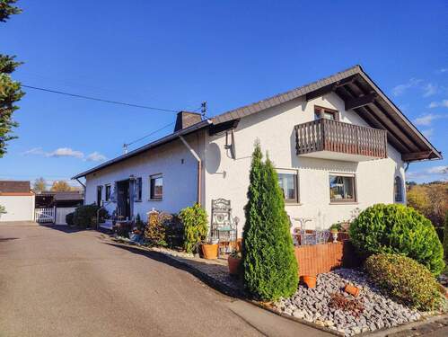 Hausansicht - 1 Zimmer Mehrfamilienhaus, Wohnhaus in Altenkirchen