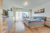 OG großes Schlafzimmer - 