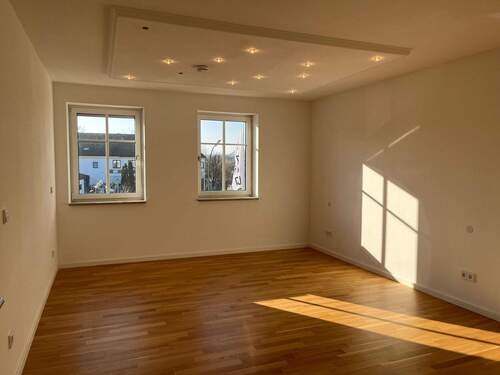 Schlafzimmer 1 mit Deckenspots - Etagenwohnung mit 130,50 m&sup2; in Freising zur Miete