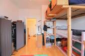 Zimmer 2 mit Tür - 