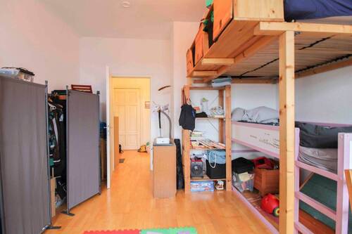 Zimmer 2 mit Tür - 