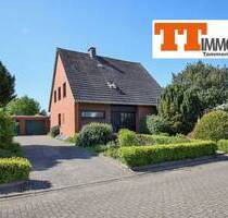 Viel Platz für Ideen: Großzügiges Wohnhaus mit zwei Einheiten in Zetel-Neuenburg - Flexibel und vielseitig nutzbar!