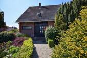 Außenansicht - Mehrfamilienhaus, Wohnhaus mit 135,50 m&sup2; in Zetel zum Kaufen