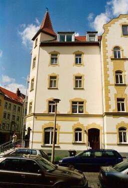 Hauseingang - Etagenwohnung zur Miete in Erfurt