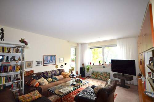 Wohnen - 4 Zimmer Etagenwohnung in Schwalbach am Taunus