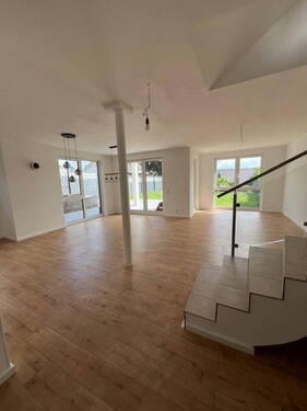 Wohnzimmer - 6 Zimmer Doppelhaushälfte zur Miete in Rümmelsheim