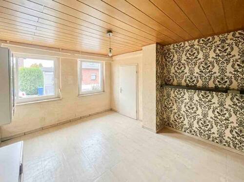 Wohnzimmer - 4 Zimmer Einfamilienhaus zum Kaufen in Kerpen