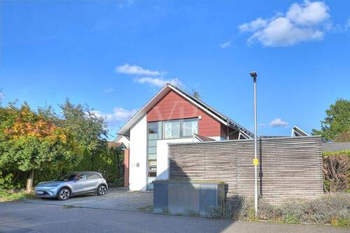 Eingang Garage - 7 Zimmer Einfamilienhaus zum Kaufen in Heilbronn Biberach