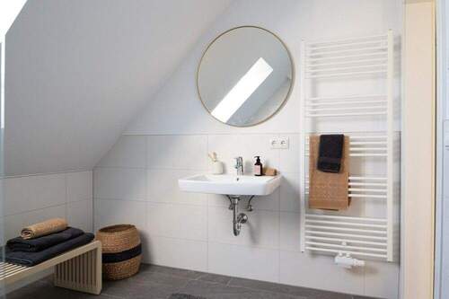 Badezimmer Waschtisch Heizkörper - 