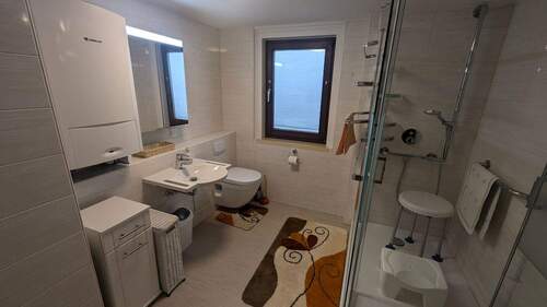 Badezimmer OG.jpg - 