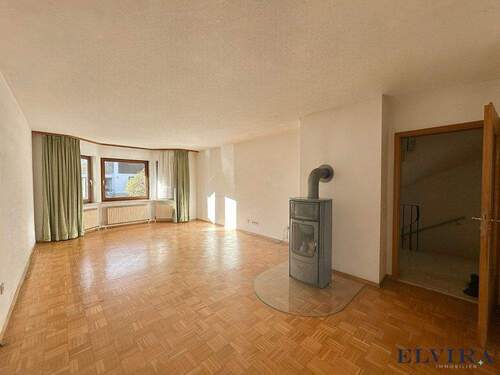 Wohn-Essbereich im Erdgeschoss - 5 Zimmer Doppelhaushälfte in Oberschleißheim