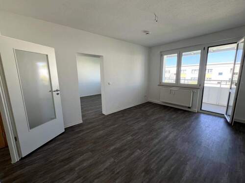 Wohnzimmer - 2 Zimmer Etagenwohnung in Eisenhüttenstadt