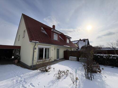 vordere Terrasse - 3 Zimmer Einfamilienhaus in Waren