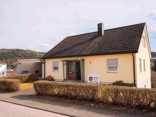 AUSSENANSICHT - 9 Zimmer Einfamilienhaus zum Kaufen in Tuttlingen