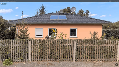 Strassenansicht - Bungalow mit Super Grundstück und Extra-Haus