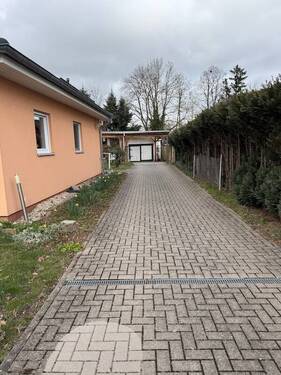 Einfahrt - 3 Zimmer Mehrfamilienhaus, Wohnhaus in Ohrdruf