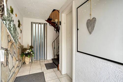 Eingangsbereich - Reihenendhaus mit 184,00 m&sup2; in Mülheim an der Ruhr zum Kaufen