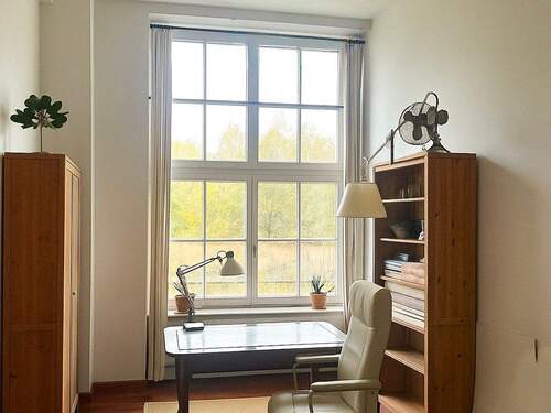 Helles Arbeitszimmer - 