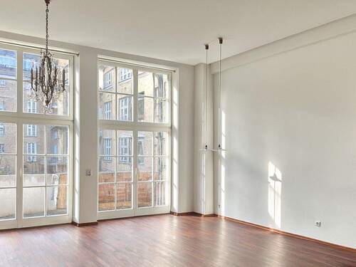 Wohnzimmer - digital leer - 4 Zimmer Etagenwohnung in Leipzig