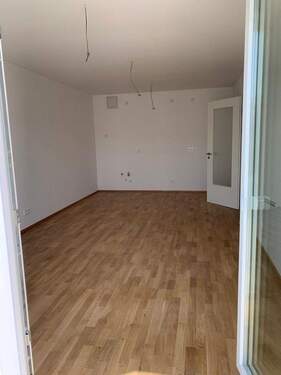 Wohnzimmer / offene Küche - 