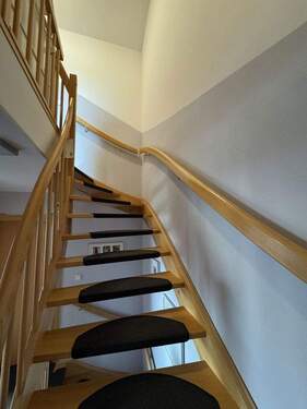 Treppe ins 2 OG - 