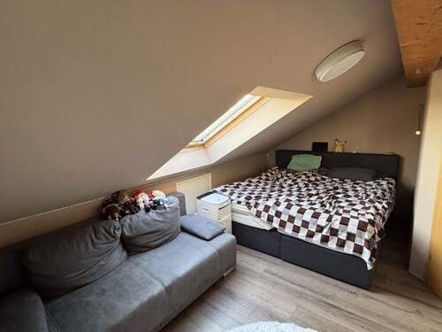 Dachgeschoss Zimmer (1/2) - 