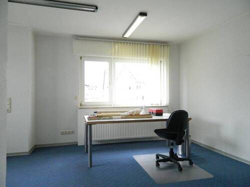 Helles Büro - Einfamilienhaus mit 260,00 m² in Bad Pyrmont - Holzhausen zum Kaufen