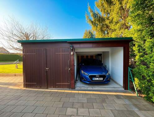 Garage - Mehrfamilienhaus, Wohnhaus mit 163,00 m&sup2; in Radebeul zum Kaufen