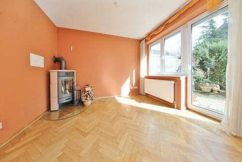 Wohnzimmer mit Zugang zur... - 