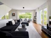 Wohnzimmer, Blick zur Terrasse - 4 Zimmer Einfamilienhaus zum Kaufen in Berlin