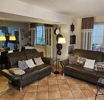 Doppelhaushälften, freistehend mit Garten. Ideal als Mehrgenerationenimmobilie mit Platzbedarf. - Gelsenkirchen Hassel