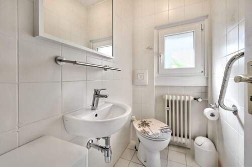 Gäste-WC - Mehrfamilienhaus, Wohnhaus mit 110,00 m² in Mülheim an der Ruhr zum Kaufen