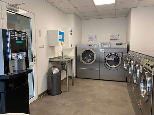 Münz-Waschsalon im Gebäude - Etagenwohnung mit 22,00 m&sup2; in Augsburg zur Miete