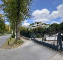 Repräsentative Beletage mit Tiefgaragenstellplatz und Fahrstuhl - Hamburg / Wohldorf-Ohlstedt